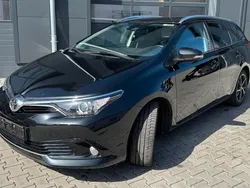 Black mica / ink Gebraucht 2018 Toyota Auris Touring Sports Edition-S Kombi | 10.970 € (Guter Preis)