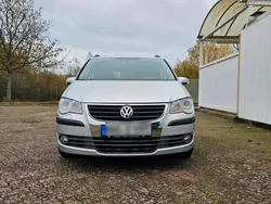 Grau Gebraucht 2009 VW Touran Van / Kleinbus | 5.000 € (Fairer Preis)