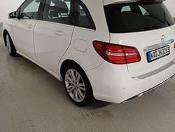 Weiß Gebraucht 2015 Mercedes B180 Urban Van / Kleinbus | 12.750 € (Guter Preis)