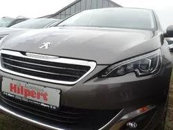 Braun metallic Gebraucht 2016 Peugeot 308 Allure Kombi | 27.900 €