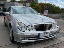 Silber Gebraucht 2005 Mercedes E240 Avantgarde Limousine | 11.600 €