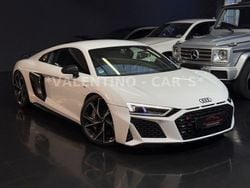 Weiß Gebraucht 2016 Audi R8 Coupé Ambiente Coupé | 133.999 € (Etwas zu teuer)