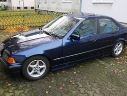 Blau Gebraucht 1991 BMW 316 Limousine | 1.700 €
