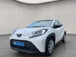 Beige Neu 2025 Toyota Aygo Play Kleinwagen | 16.990 €