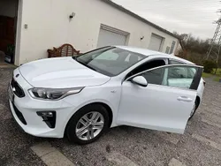 Weiß Gebraucht 2021 Kia Ceed Vision Limousine | 18.700 € (Fairer Preis)