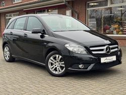 Schwarz Gebraucht 2011 Mercedes 180 Limousine | 9.399 € (Teuer)