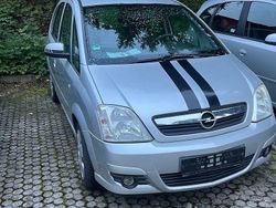 Grau Gebraucht 2007 Opel Meriva Edition Van / Kleinbus | 800 € (Superpreis)