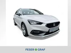 Candyweiß Gebraucht 2024 Seat Leon FR Kombi | 25.440 € (Superpreis)