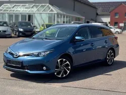Blau Gebraucht 2016 Toyota Auris Limousine | 12.990 € (Fairer Preis)