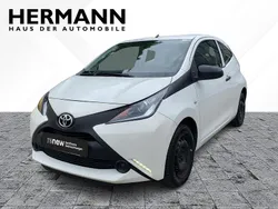 Weiß Gebraucht 2015 Toyota Aygo Kleinwagen | 4.989 € (Teuer)