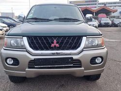 Grün Gebraucht 2001 Mitsubishi Pajero SUV | 9.900 € (Superpreis)