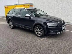 Schwarz Gebraucht 2015 Skoda Octavia Kombi | 9.600 € (Fairer Preis)