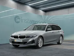 Grau Gebraucht 2022 BMW 320e Kombi | 31.550 €