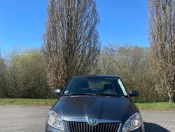 Grau Gebraucht 2011 Skoda Fabia Ambiente Limousine | 3.495 € (Fairer Preis)