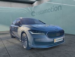 Silber Gebraucht 2024 Skoda Superb Kombi | 45.544 €