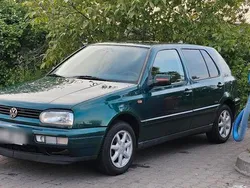 Grün Gebraucht 1997 VW Golf III Limousine | 1.000 € (Guter Preis)