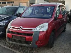 Luziferrot met Gebraucht 2011 Citroën Berlingo Van / Kleinbus | 6.450 € (Fairer Preis)