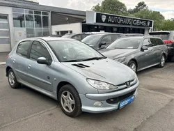 Silber Gebraucht 2008 Peugeot 206 Tendance Limousine | 1.990 € (Fairer Preis)