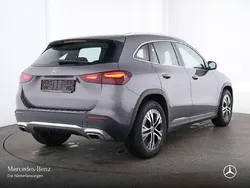 Grau Gebraucht 2024 Mercedes GLA200 Advanced SUV | 38.990 € (Fairer Preis)