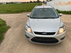 Grau Gebraucht 2010 Ford Focus Kombi | 2.450 € (Fairer Preis)