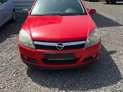 Rot Gebraucht 2005 Opel Astra Elegance Limousine | 1.600 € (Superpreis)