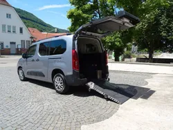 Grau Gebraucht 2020 Citroën Berlingo Live Van / Kleinbus | 23.480 €