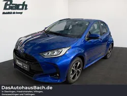 Blau Neu 2025 Toyota Yaris Hybrid Comfort Limousine | 27.490 € (Etwas zu teuer)