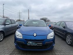 Blau Gebraucht 2012 Renault Mégane III Expression Limousine | 5.499 € (Etwas zu teuer)