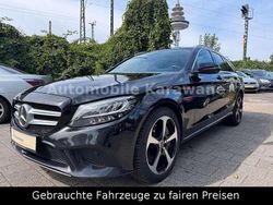 Obsidianschwarz Gebraucht 2021 Mercedes C300e Kombi | 19.350 €