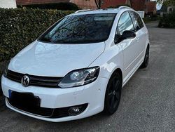 Weiß Gebraucht 2011 VW Golf Plus Cross Style Van / Kleinbus | 6.995 € (Etwas zu teuer)