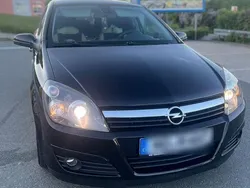 Schwarz Gebraucht 2004 Opel Astra Elegance Kombi | 2.050 € (Fairer Preis)
