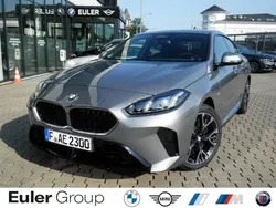 Skyscraper grau metallic Gebraucht 2025 BMW 220 Performance Limousine | 47.999 €