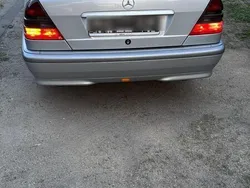 Silber Gebraucht 1999 Mercedes 220 Limousine | 3.500 €