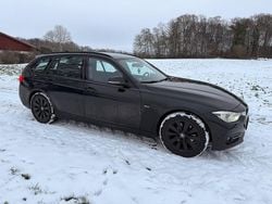Schwarz Gebraucht 2016 BMW 320 Sport Line Kombi | 10.000 € (Guter Preis)