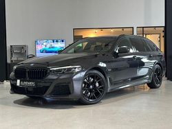 Grau Gebraucht 2022 BMW 520 Shadowline Limousine | 28.980 € (Guter Preis)