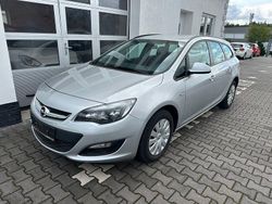 Silber Gebraucht 2014 Opel Astra Edition Kombi | 7.290 € (Etwas zu teuer)