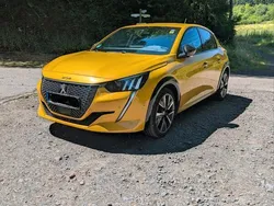 Gelb Gebraucht 2021 Peugeot 208 GT Kleinwagen | 15.999 € (Fairer Preis)