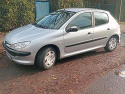 Grau Gebraucht 2010 Peugeot 206 Kleinwagen | 1.490 € (Fairer Preis)