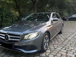 Grau Gebraucht 2018 Mercedes E220 Limousine | 24.000 € (Fairer Preis)