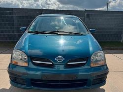 Blau Gebraucht 2001 Nissan Almera Tino Van / Kleinbus | 1.250 €