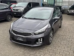 Grau Gebraucht 2018 Kia Ceed GT-Line Limousine | 12.490 € (Etwas zu teuer)