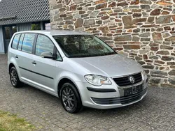 Silber Gebraucht 2008 VW Touran Conceptline Van / Kleinbus | 5.990 € (Etwas zu teuer)