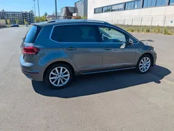 Grau Gebraucht 2018 VW Golf Sportsvan Van / Kleinbus | 17.000 € (Fairer Preis)