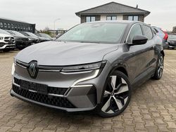 Schwarz Gebraucht 2022 Renault Megane E-Tech Iconic SUV | 22.729 €