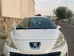 Weiß Gebraucht 2012 Peugeot 207 Forever Kombi | 5.200 € (Teuer)