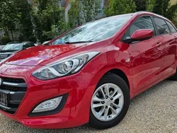 Rot Gebraucht 2016 Hyundai i30 Kombi | 9.900 € (Guter Preis)