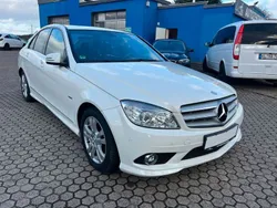 Weiß Gebraucht 2011 Mercedes 200 Limousine | 7.990 € (Guter Preis)