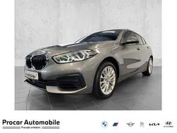 Grau Gebraucht 2022 BMW 120 Kleinwagen | 26.270 € (Fairer Preis)