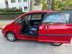 Rot Gebraucht 2006 Peugeot 1007 Kleinwagen | 2.525 € (Fairer Preis)