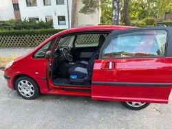 Rot Gebraucht 2006 Peugeot 1007 Kleinwagen | 2.525 € (Fairer Preis)